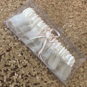 NIB! David’s Women’s Bridal Garter